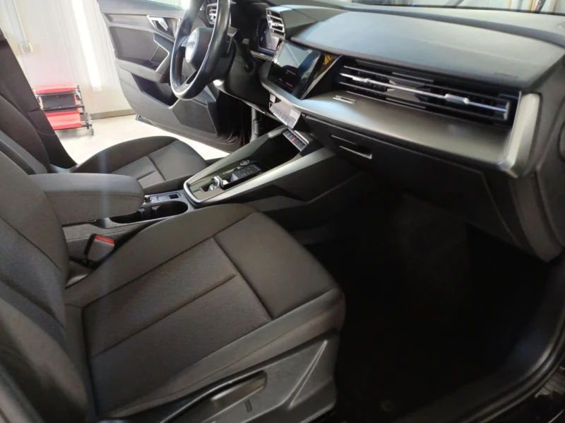 Audi A3 2.0tdi Business Автомат Евро6 , снимка 14 - Автомобили и джипове - 53038246