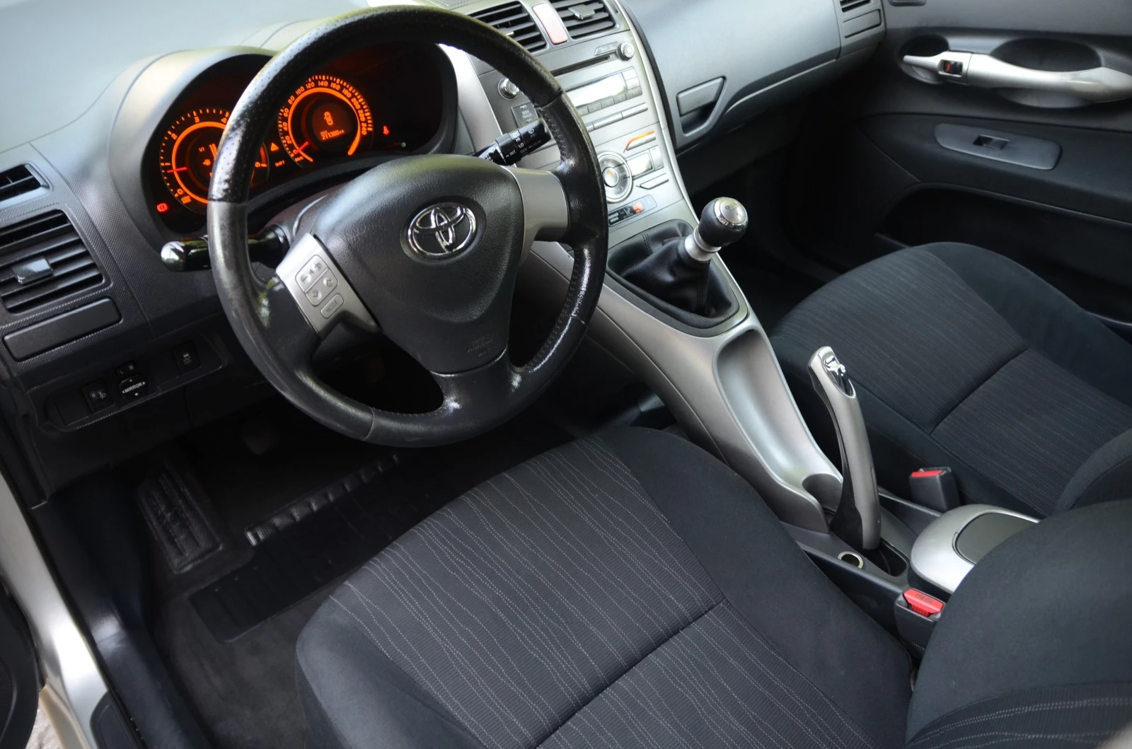 Toyota Auris 2.0 D4D  - изображение 10