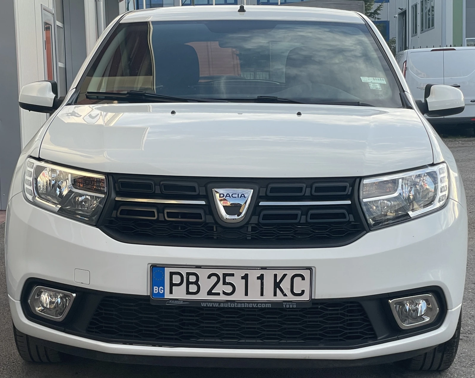 Dacia Sandero N1 Реален Пробег Euro6C - изображение 7