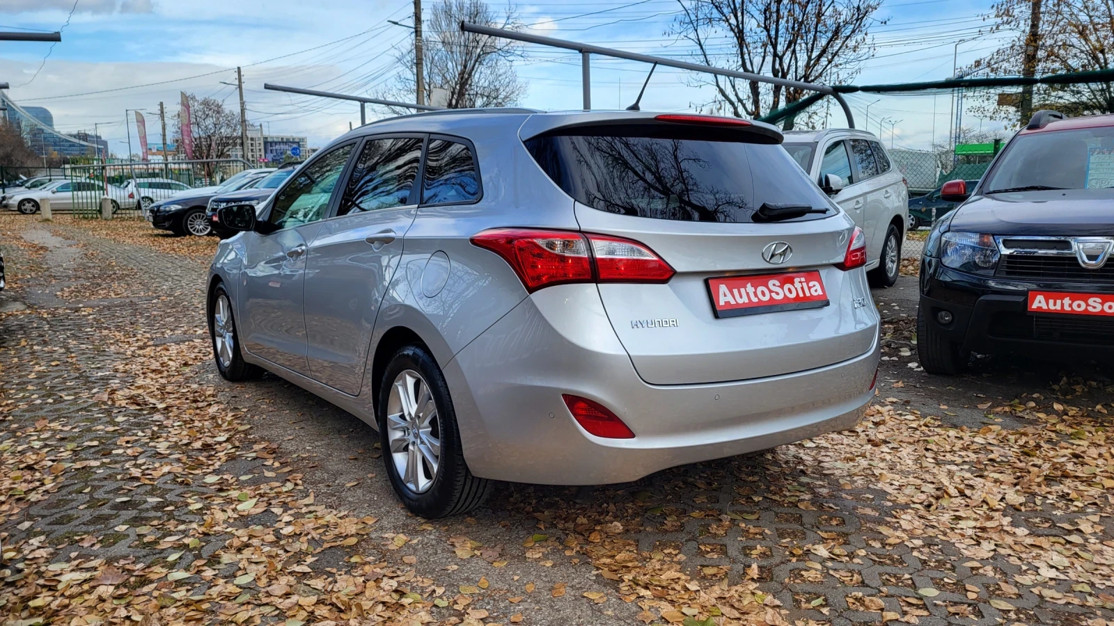 Hyundai I30 1.6i АВТОМАТИК 139Х КМ СЕРВИЗНА КНИЖКА БИЗНЕС КЛАС - изображение 3