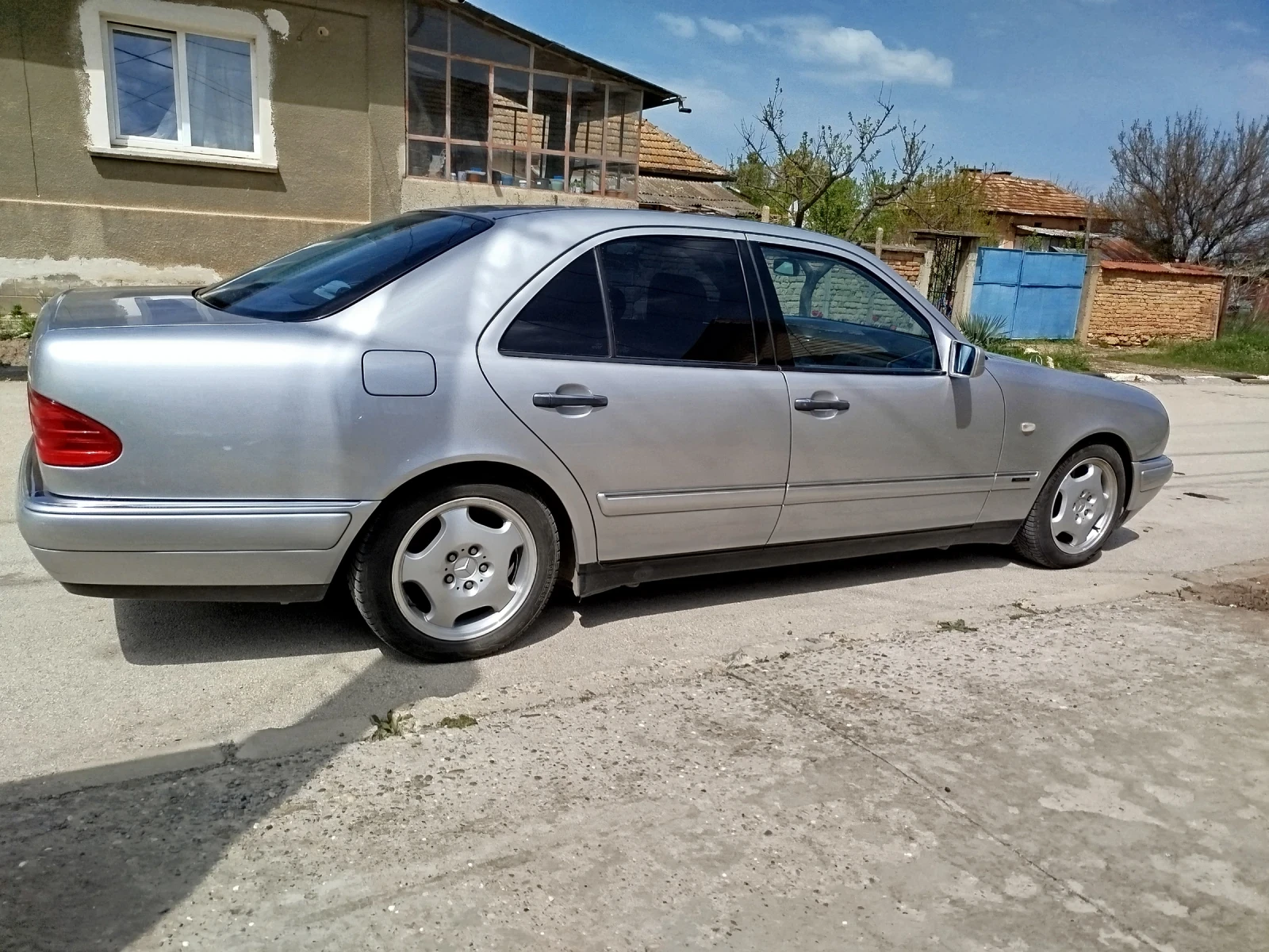 Mercedes-Benz E 200 Kompressor  - изображение 4