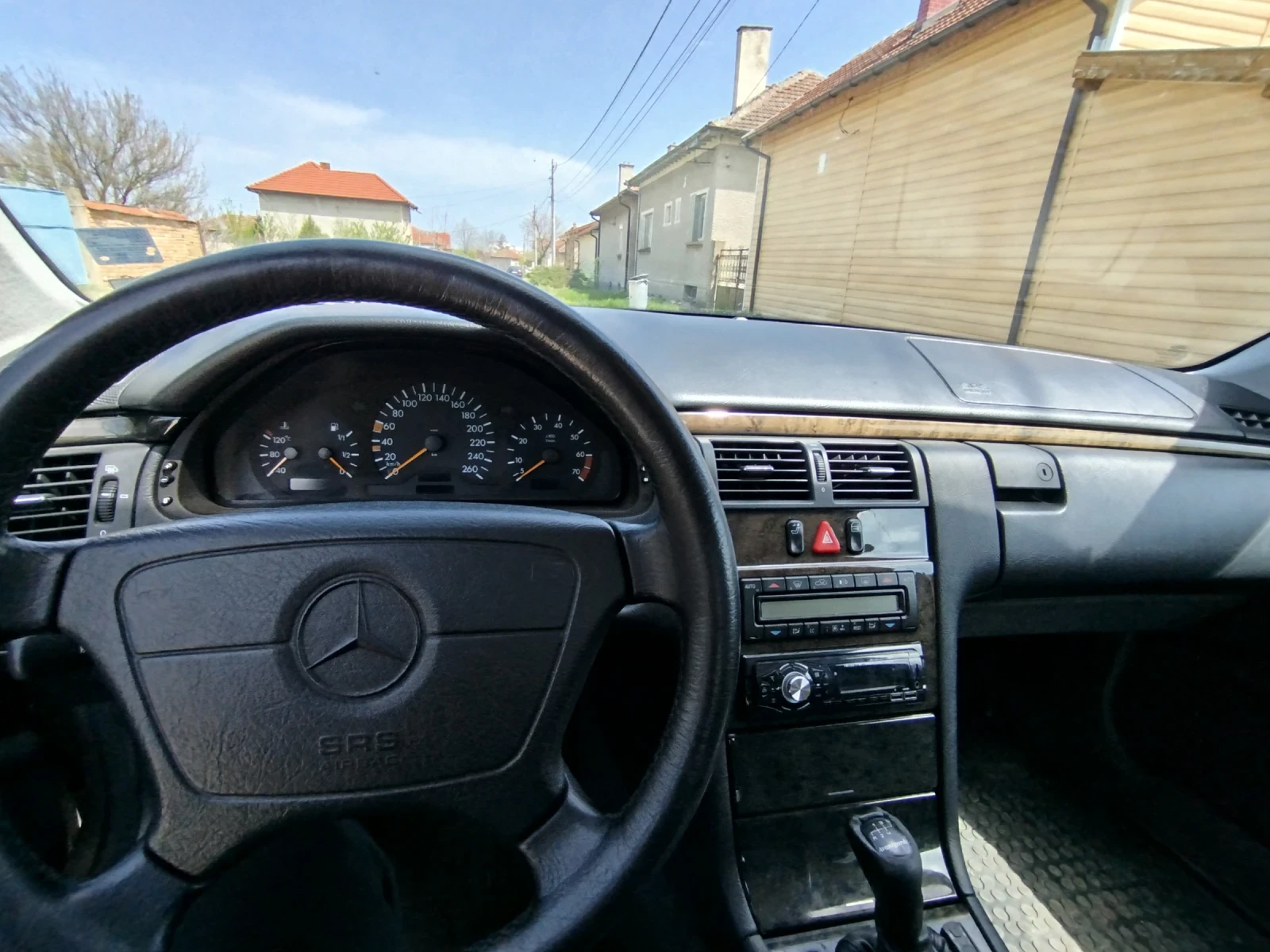 Mercedes-Benz E 200 Kompressor  - изображение 9