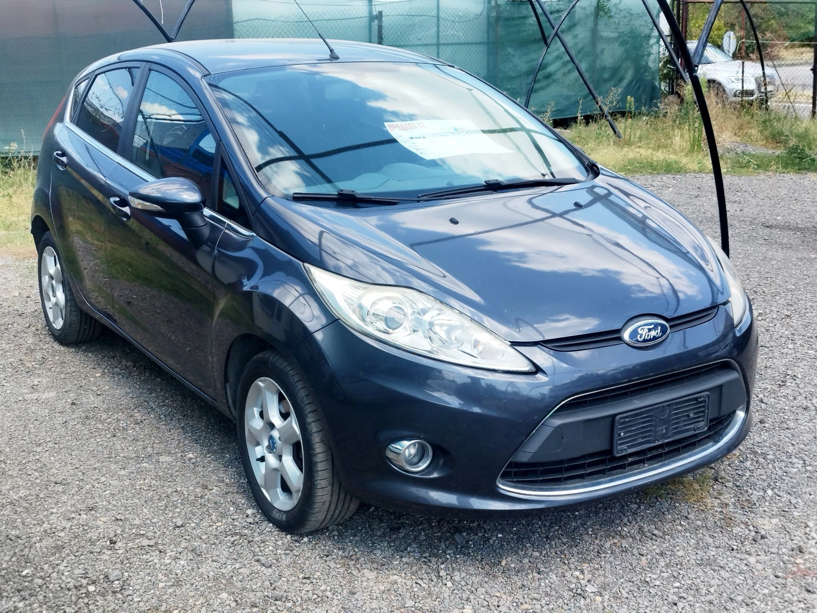 Ford Fiesta 1.4i-97кс-ГАЗ-TITANIUM - изображение 2