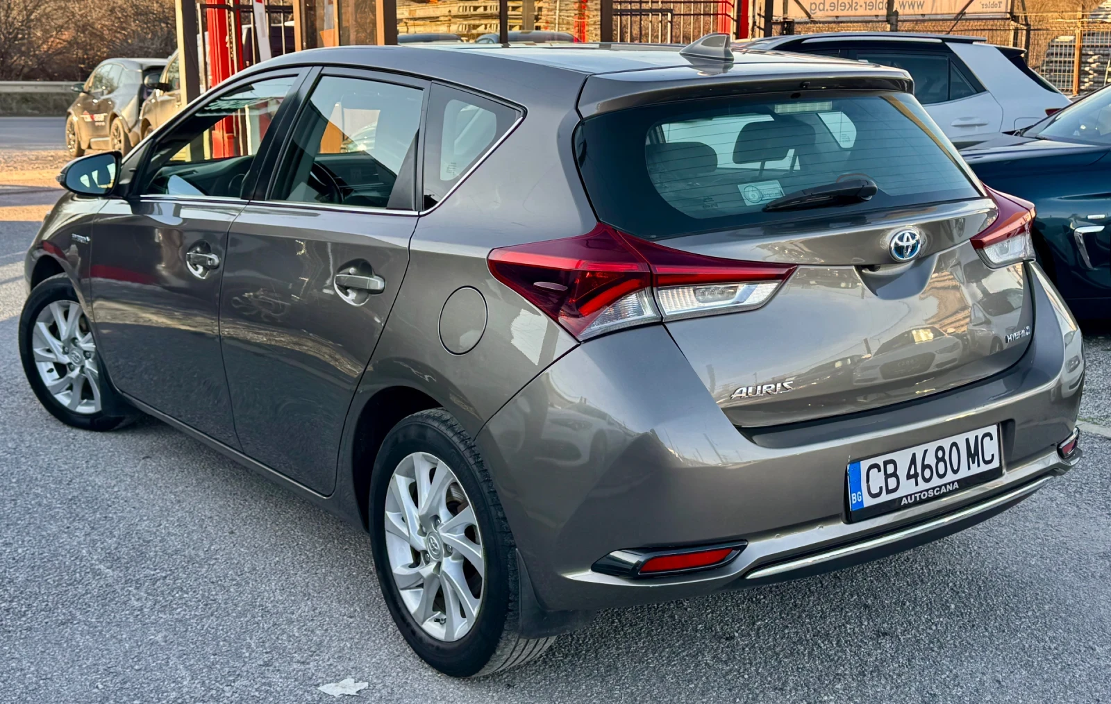 Toyota Auris Един собственик / Пълна история - изображение 5