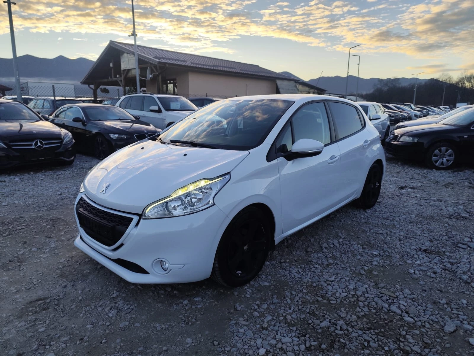 Peugeot 208 1.4 ������ | Mobile.bg � ����������� 1