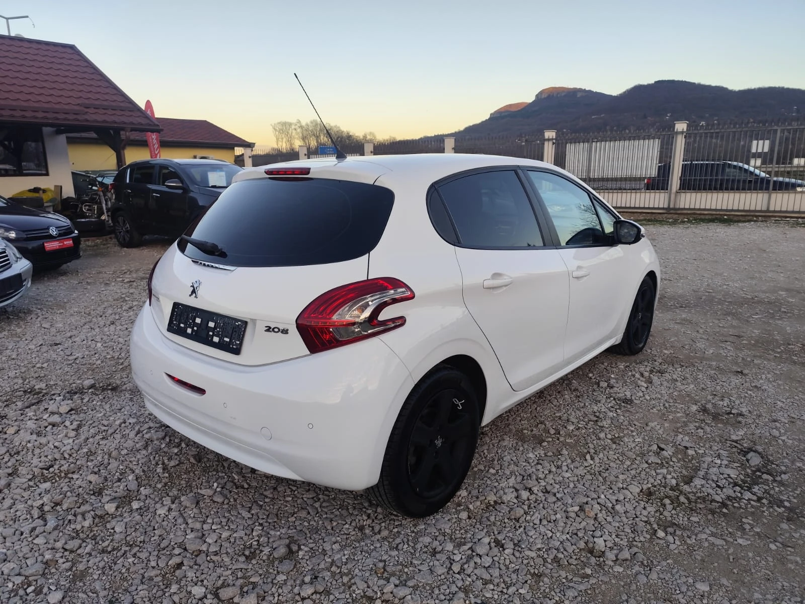 Peugeot 208 1.4 бензин - изображение 5