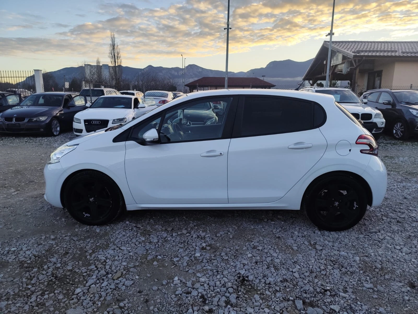Peugeot 208 1.4 бензин - изображение 9