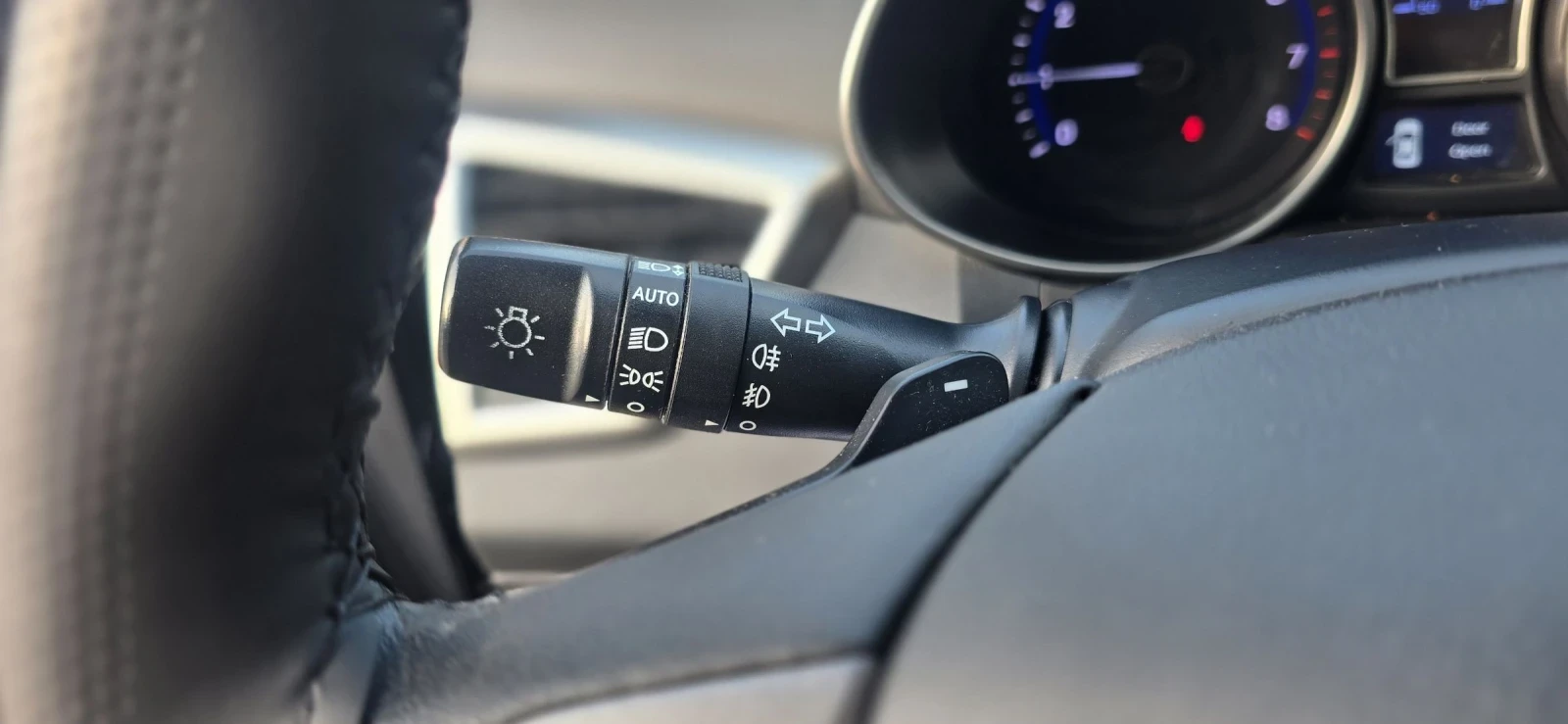 Hyundai Veloster  1.6 GDI, снимка 14 - Автомобили и джипове - 53726042