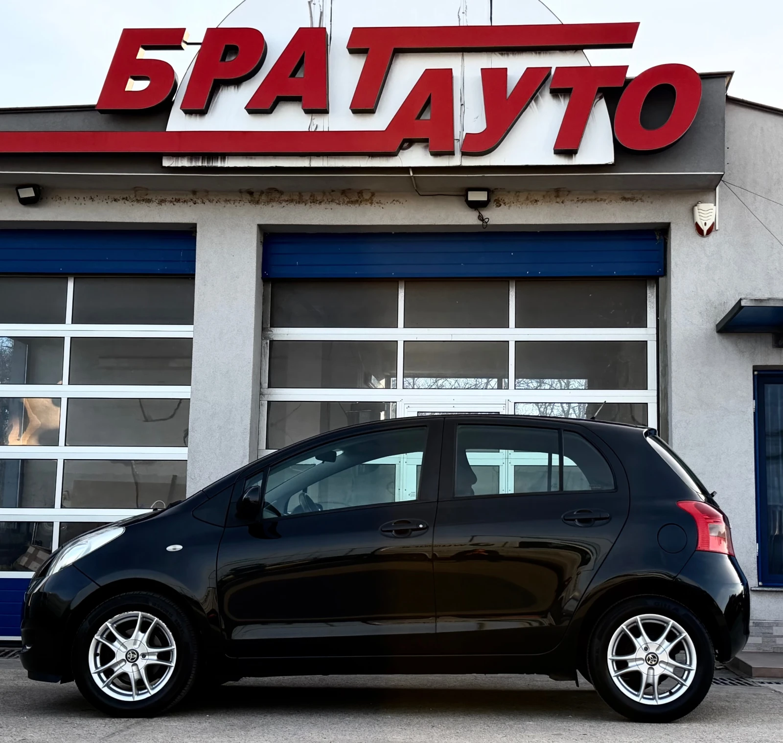 Toyota Yaris VVT-I/ЕДИН СОБСТВЕНИК/РЕАЛЕН ПРОБЕГ/ТОП СЪСТОЯНИЕ, снимка 7 - Автомобили и джипове - 53801158