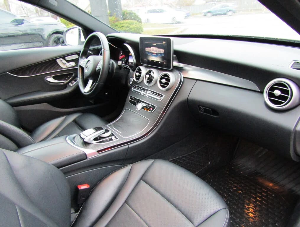 Mercedes-Benz C 300 Sport 4MATIC* АвтоКредит* (Цена до БГ) , снимка 15 - Автомобили и джипове - 54079259