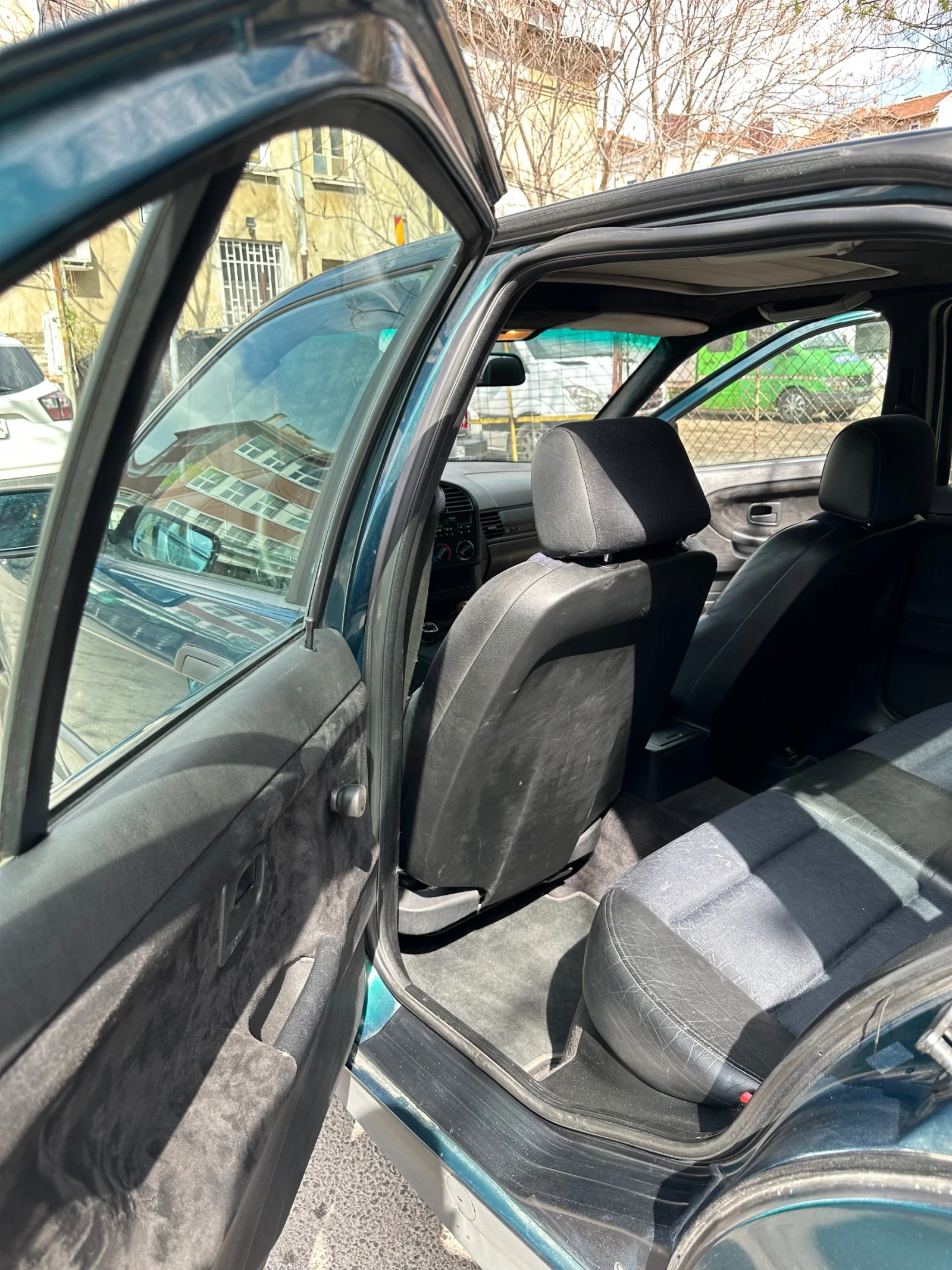 BMW 320, снимка 16 - Автомобили и джипове - 54161256