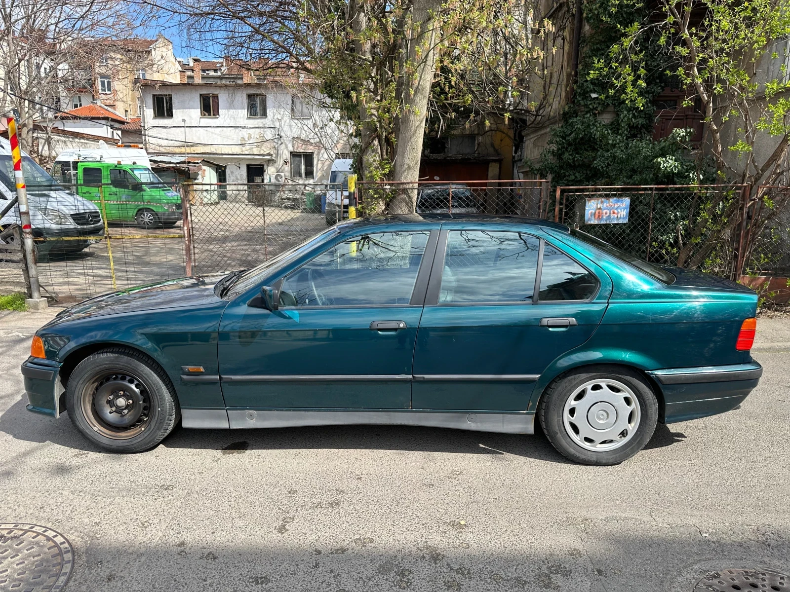 BMW 320, снимка 2 - Автомобили и джипове - 54161256