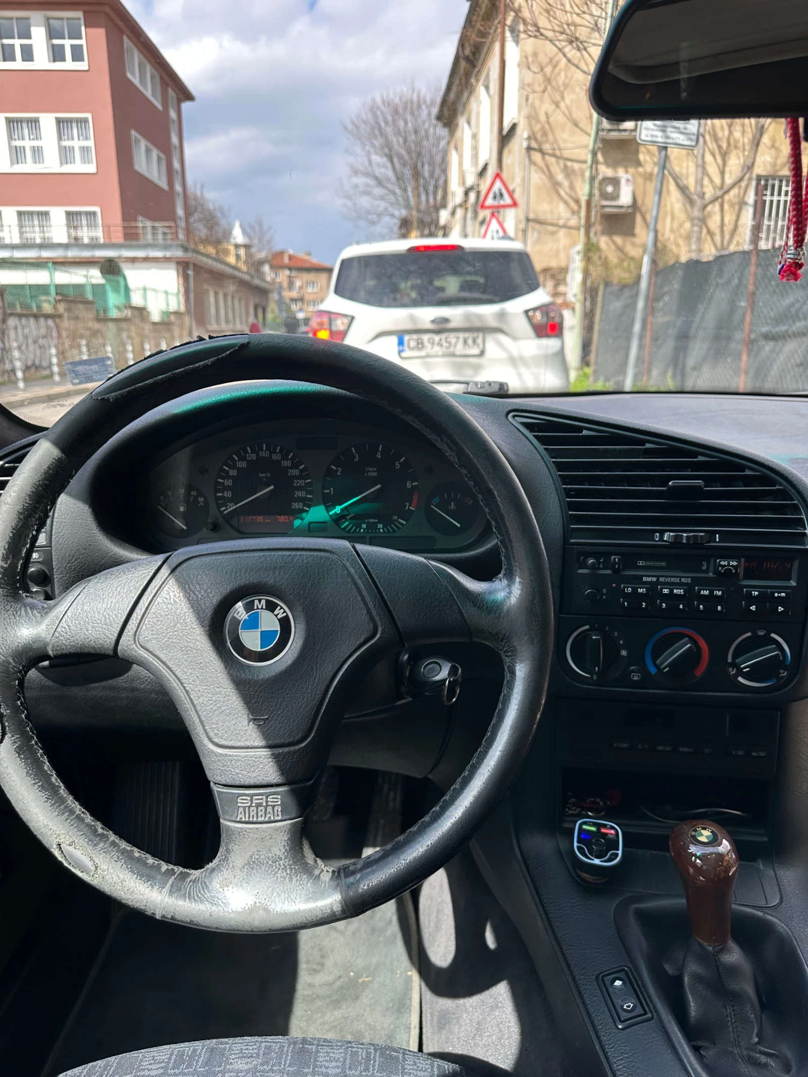 BMW 320, снимка 8 - Автомобили и джипове - 54161256