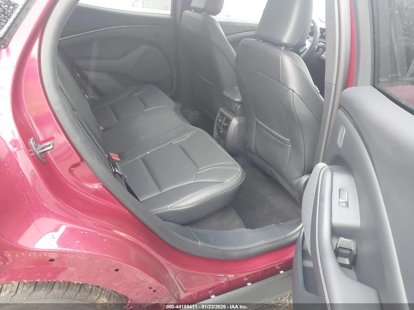 Ford Mustang Mach-E Premium, снимка 8 - Автомобили и джипове - 54336091