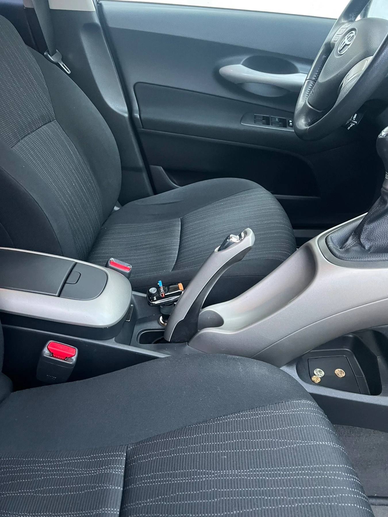 Toyota Auris, снимка 3 - Автомобили и джипове - 54692748