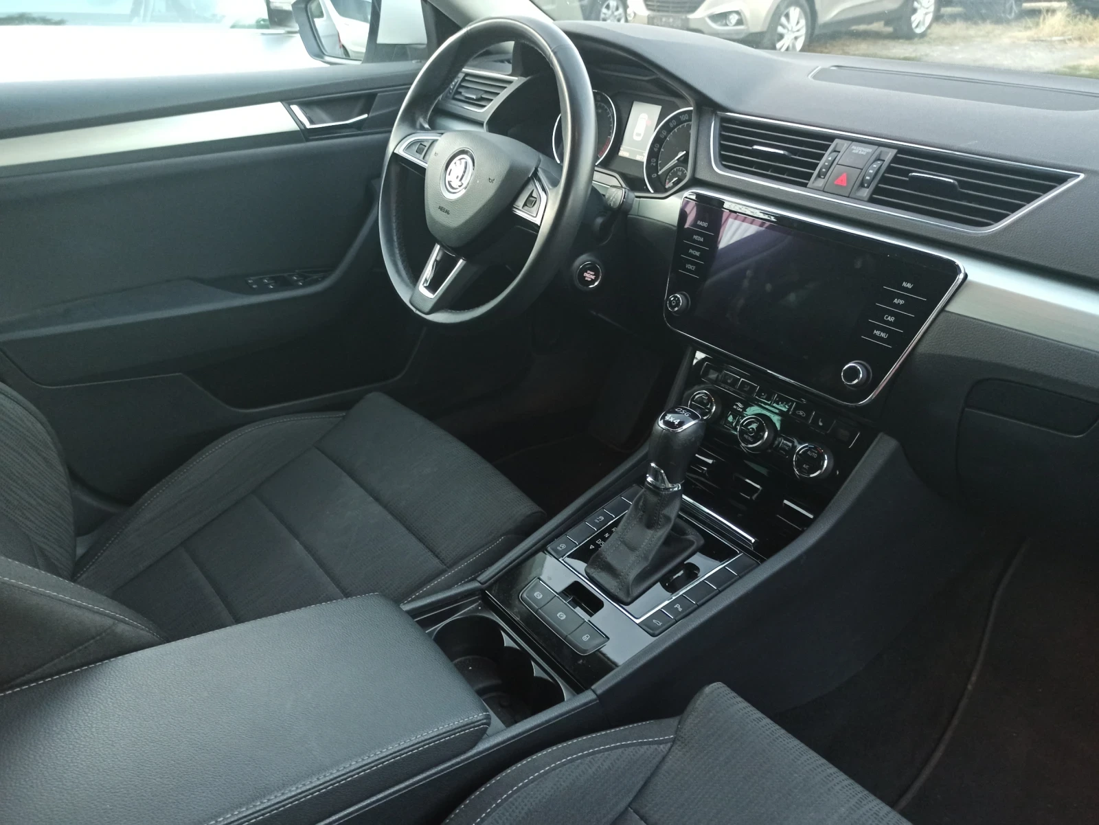 Skoda Superb FACELIFT , снимка 9 - Автомобили и джипове - 54704480