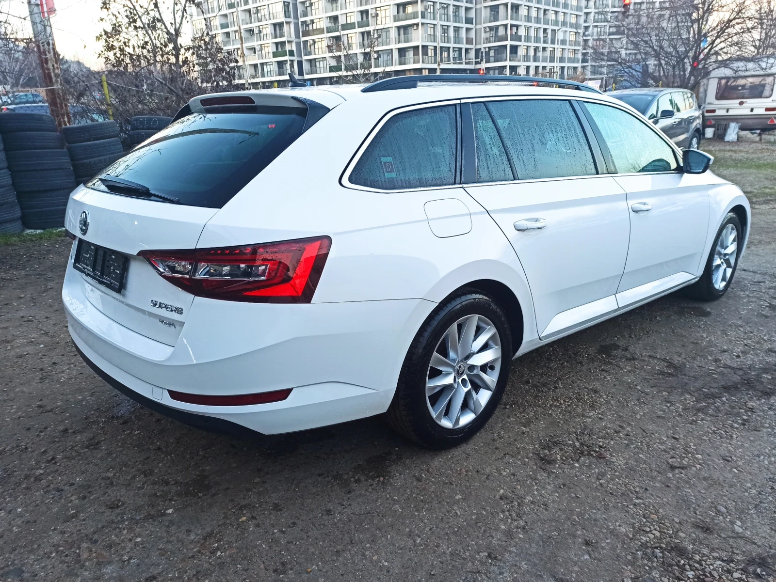 Skoda Superb FACELIFT , снимка 3 - Автомобили и джипове - 54704480