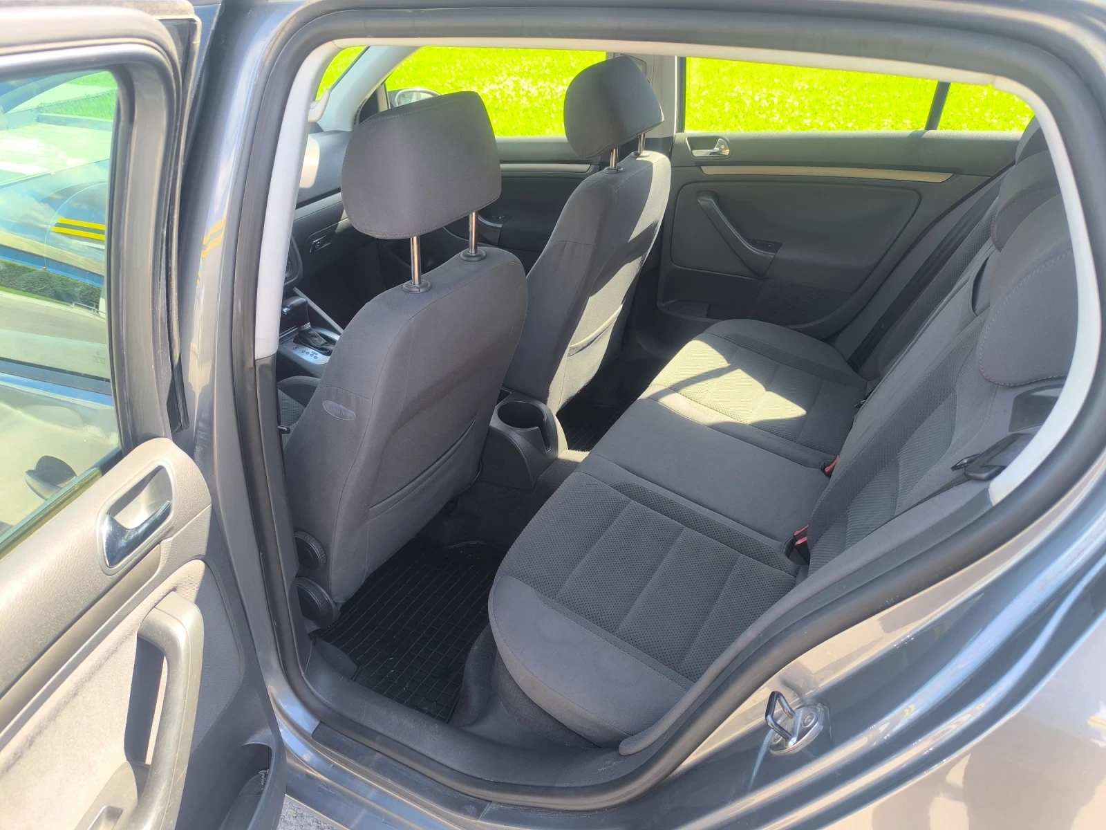 VW Golf 5, снимка 10 - Автомобили и джипове - 54714777