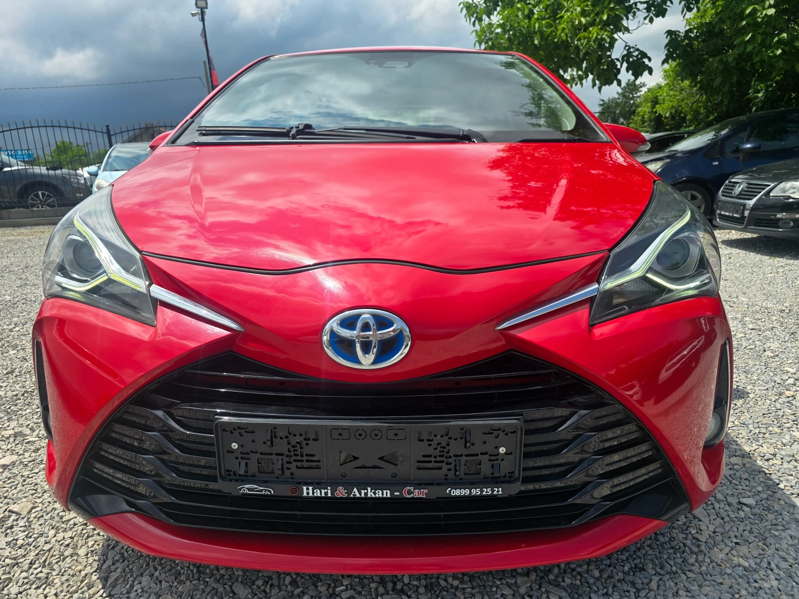 Toyota Yaris 1.5HYBRID-FACE-AВТОМАТИК-НАВИГАЦИЯ, снимка 2 - Автомобили и джипове - 54791292