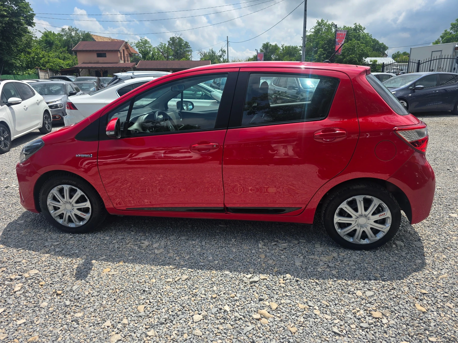 Toyota Yaris 1.5HYBRID-FACE-AВТОМАТИК-НАВИГАЦИЯ, снимка 3 - Автомобили и джипове - 54791292