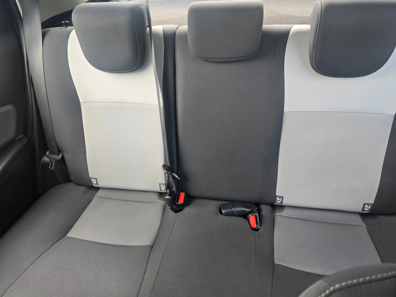 Toyota Yaris 1.5HYBRID-FACE-AВТОМАТИК-НАВИГАЦИЯ, снимка 14 - Автомобили и джипове - 54791292