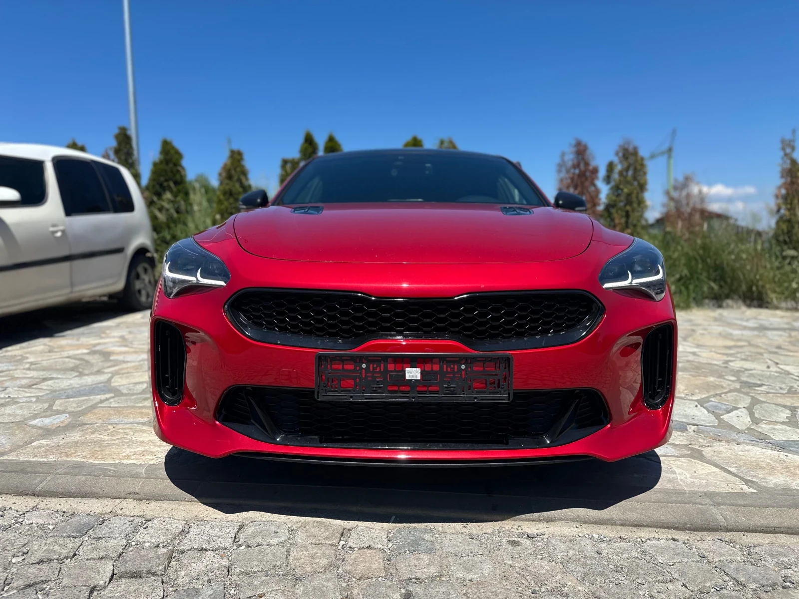 Kia Stinger 3.3Т 4wd, снимка 3 - Автомобили и джипове - 55047562