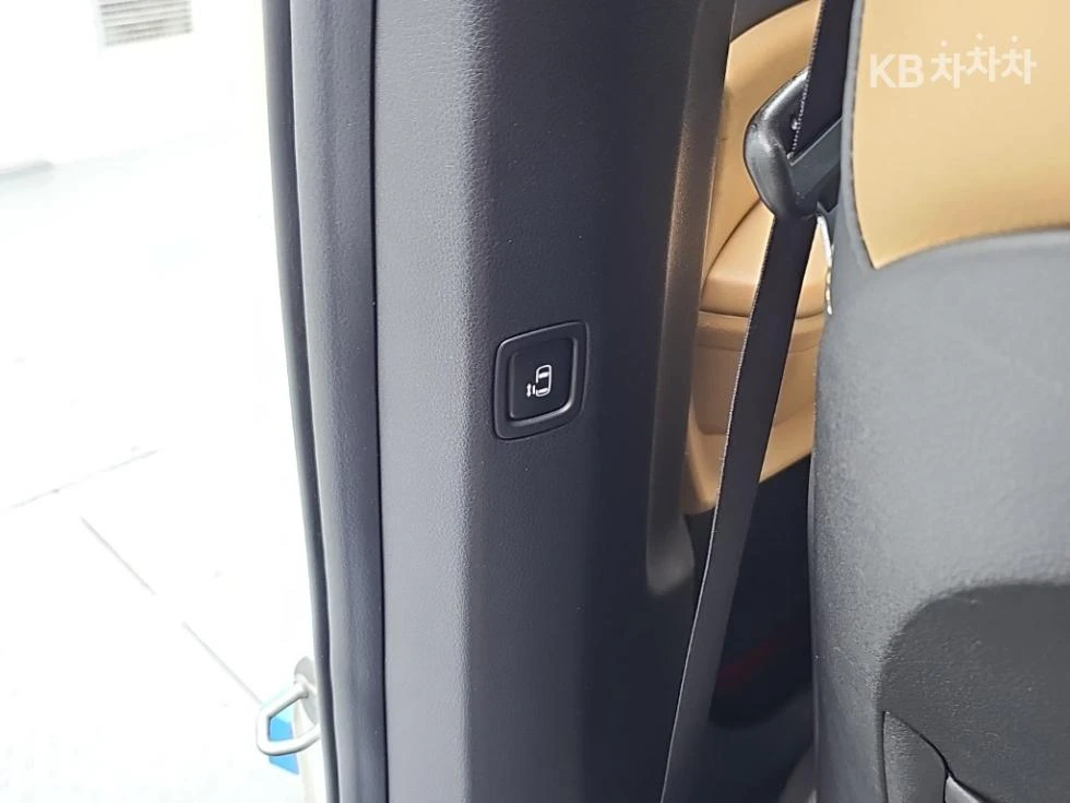 Kia Carnival, снимка 14 - Автомобили и джипове - 55198825