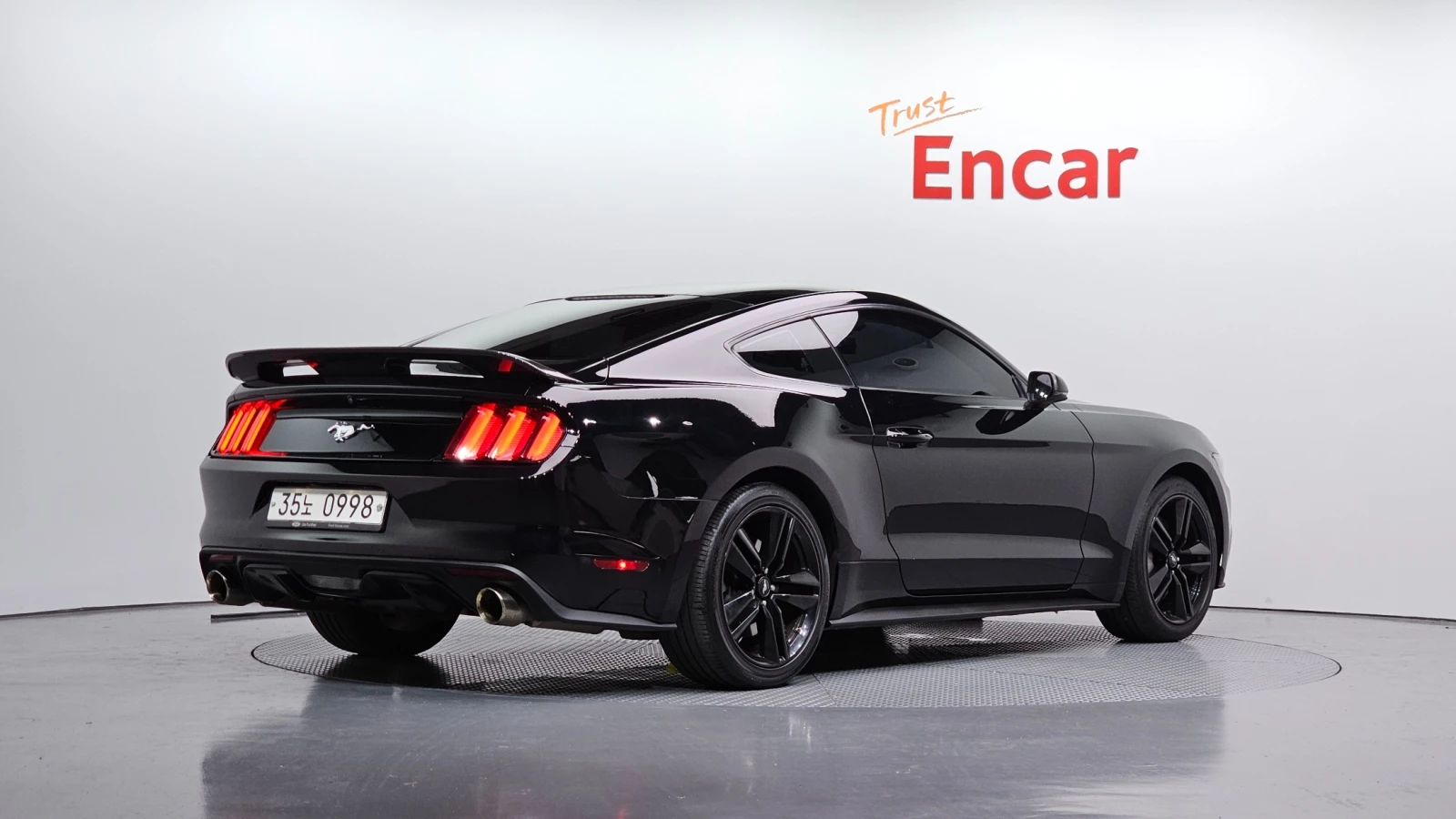 Ford Mustang 2.3 EcoBoost, снимка 2 - Автомобили и джипове - 55279650
