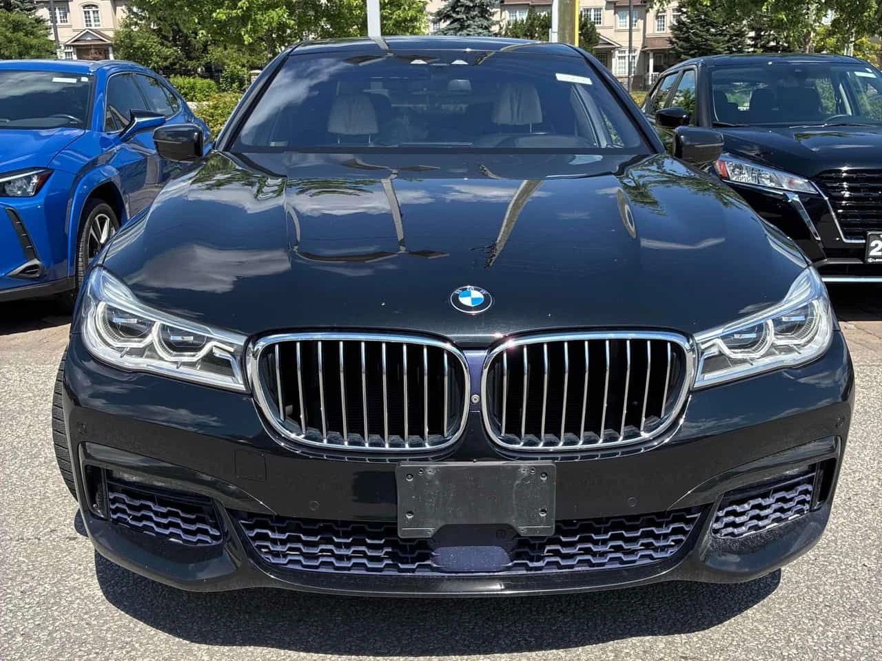 BMW 750 AWD 4.4L xDrive / DISTRONIC / 360 / 2 ЧИФТА ДЖАНТИ, снимка 2 - Автомобили и джипове - 55404763