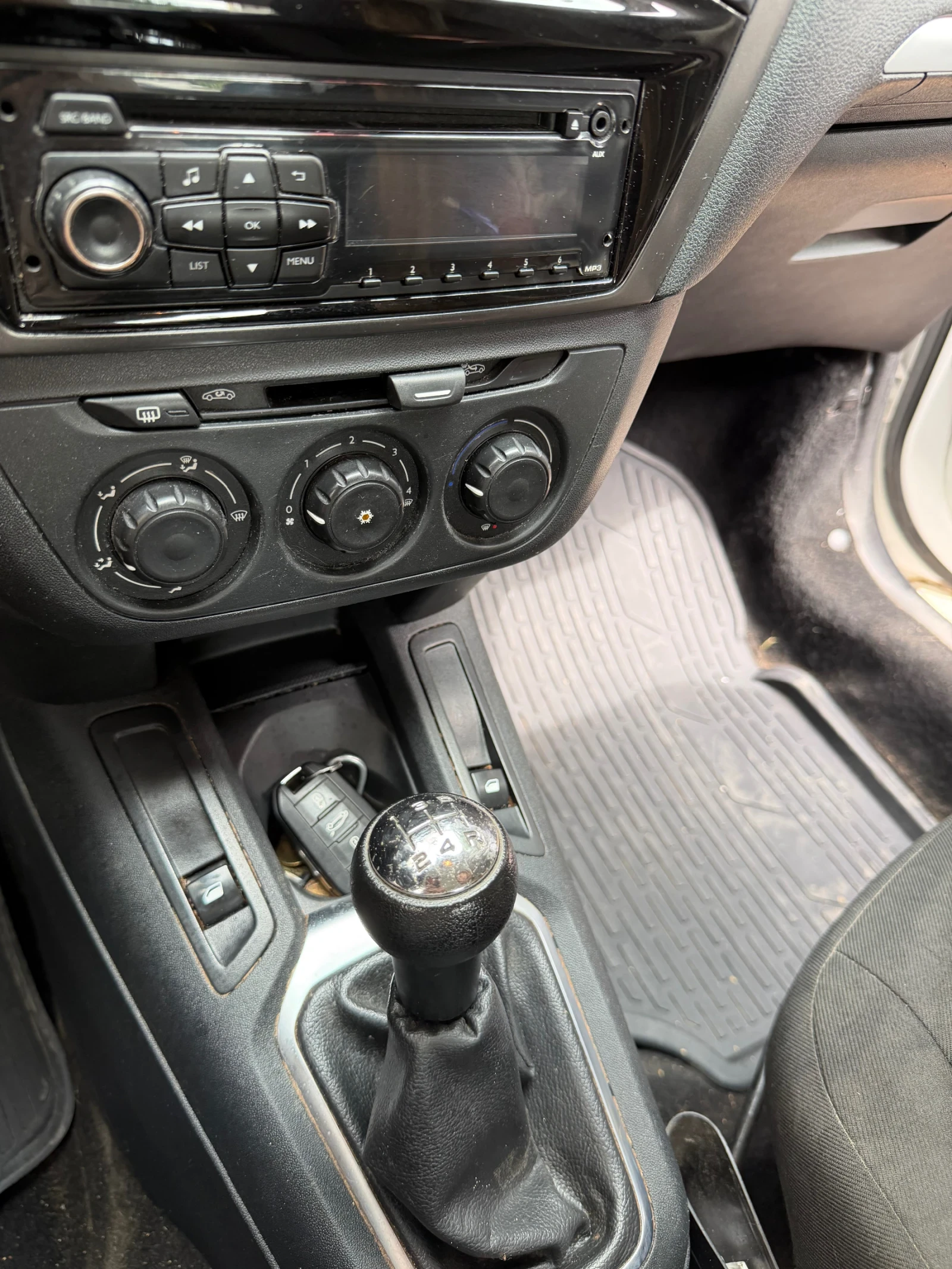 Peugeot 301, снимка 6 - Автомобили и джипове - 55430229