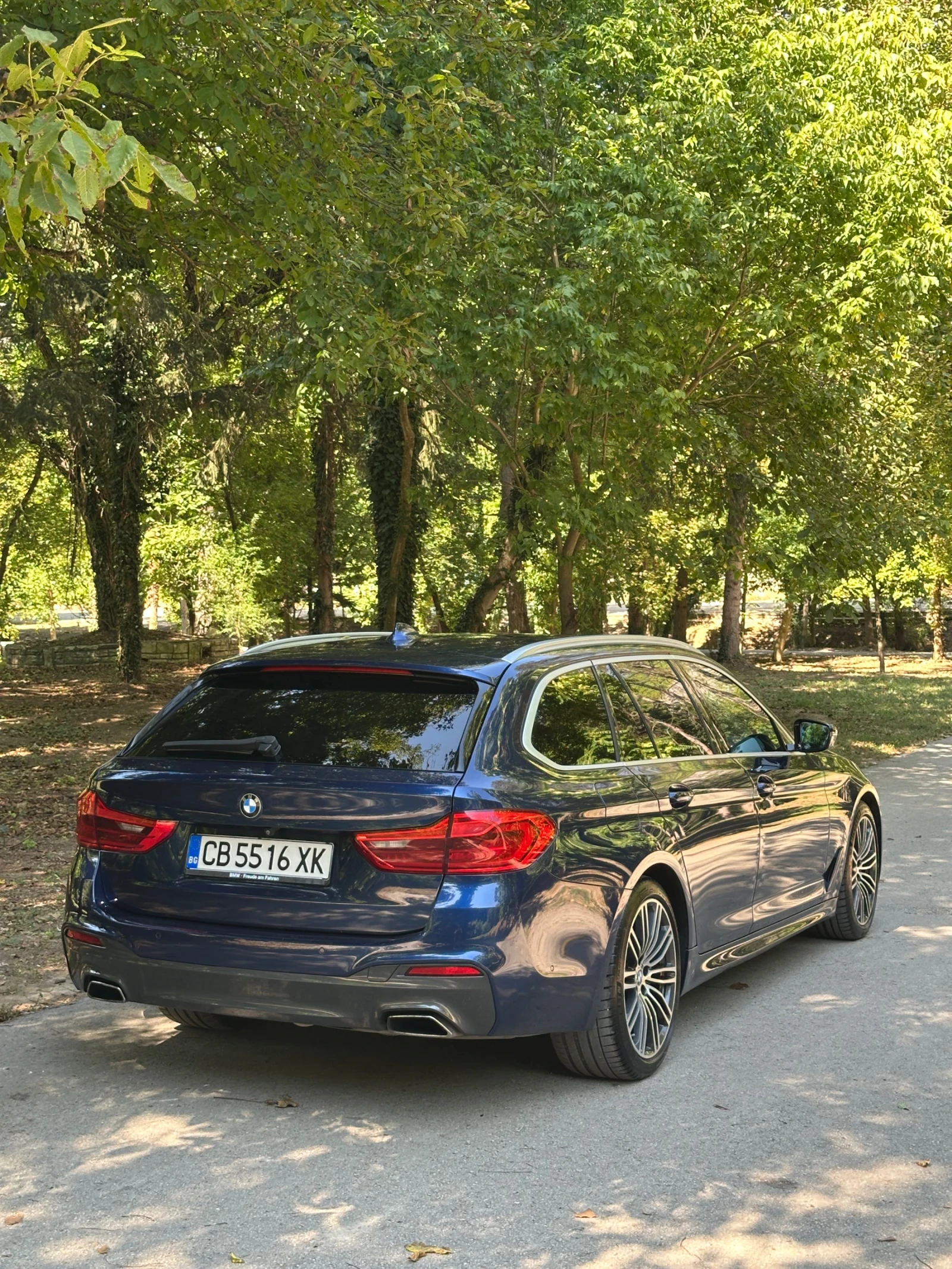 BMW 530 xDrive M Sport Touring, снимка 4 - Автомобили и джипове - 55546444