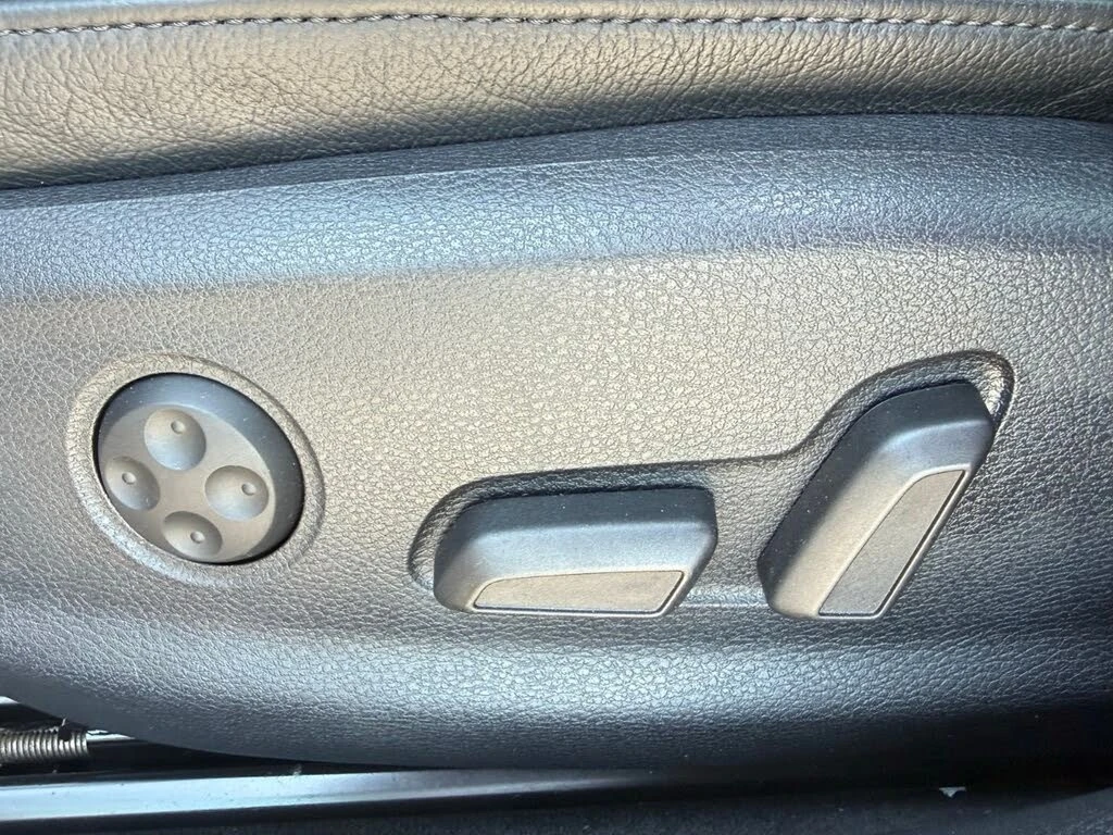 Audi A3 2.0T Komfort* ПОДГРЕВ* КАМЕРА* ПАНО* , снимка 10 - Автомобили и джипове - 56272954