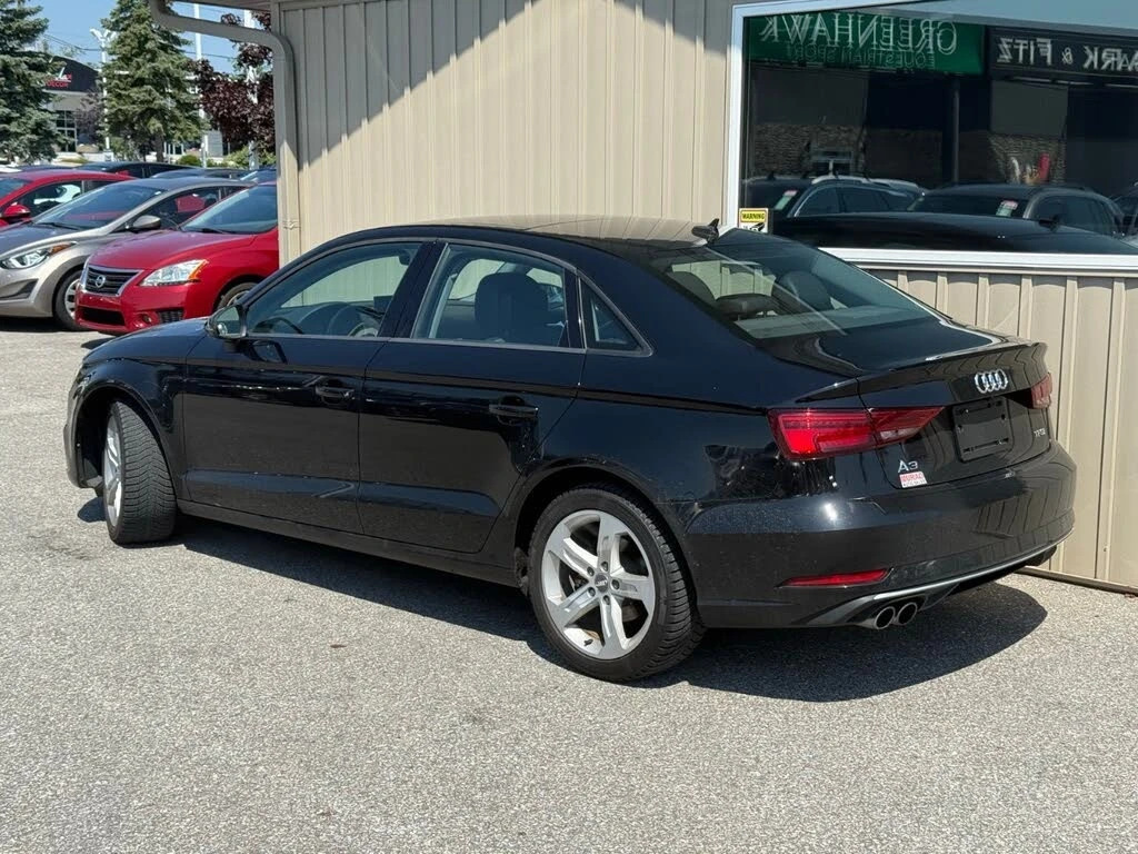 Audi A3 2.0T Komfort* ПОДГРЕВ* КАМЕРА* ПАНО* , снимка 2 - Автомобили и джипове - 56272954