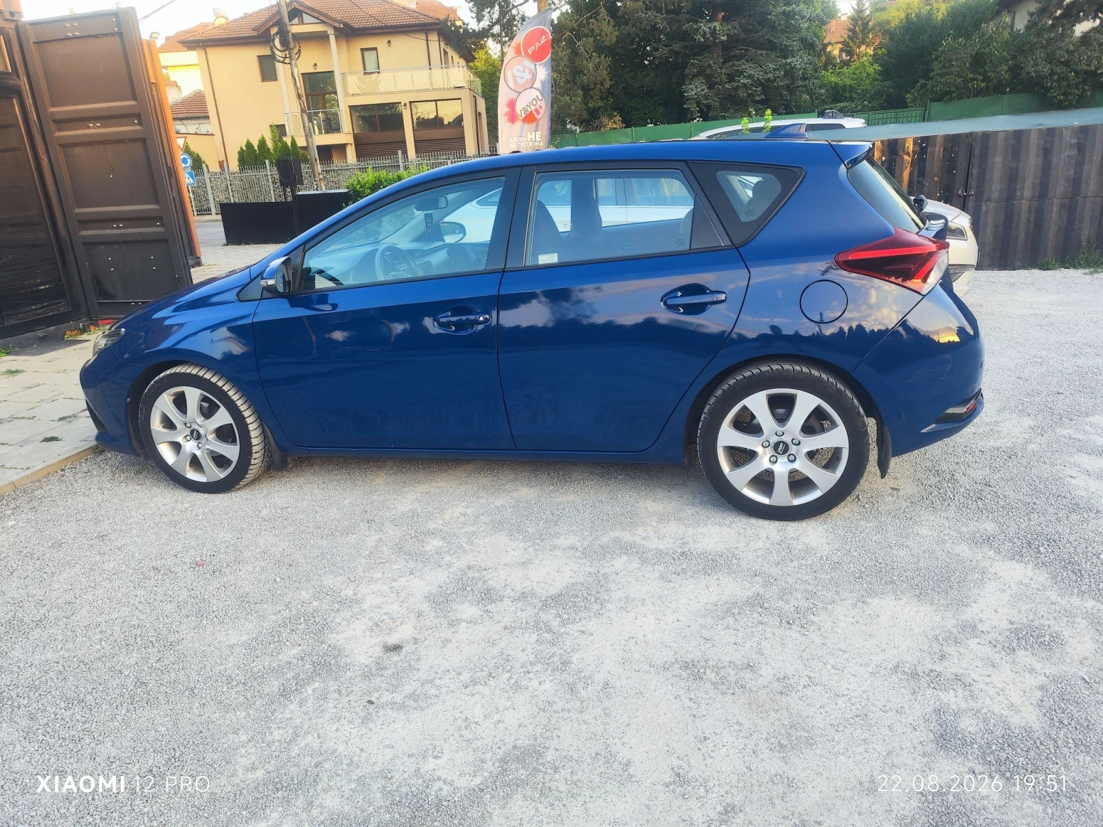Toyota Auris, снимка 14 - Автомобили и джипове - 56741328