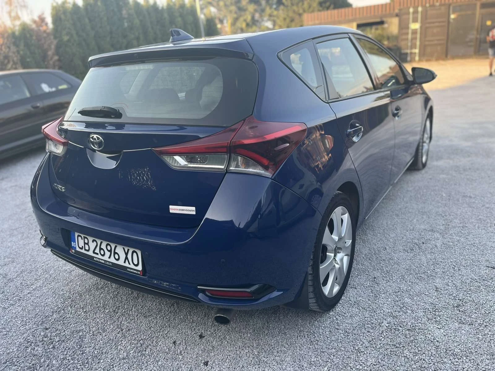 Toyota Auris, снимка 4 - Автомобили и джипове - 56741328