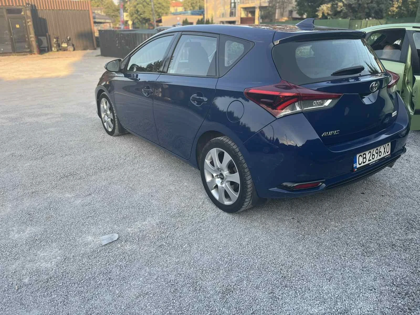 Toyota Auris, снимка 5 - Автомобили и джипове - 56741328
