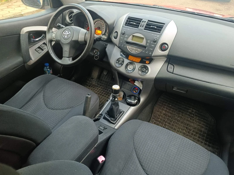 Toyota Rav4 2.2 D4D / 136 к.с., снимка 8 - Автомобили и джипове - 48317417