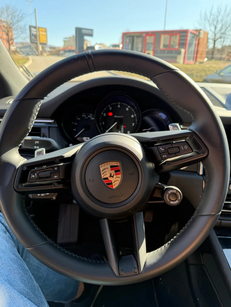 Porsche Macan T, снимка 9 - Автомобили и джипове - 49405972