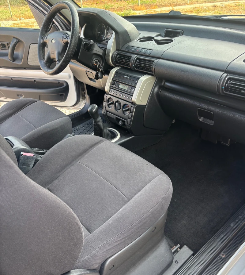 Land Rover Freelander 2.0 TD4, снимка 12 - Автомобили и джипове - 51412281
