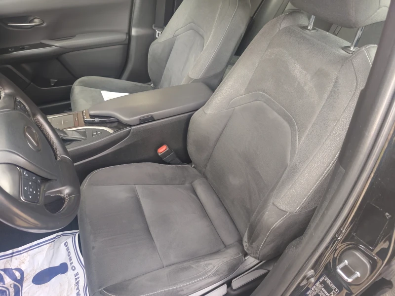 Toyota C-HR Лексус 2.0 184к.с Хибрид във Гаранция , снимка 9 - Автомобили и джипове - 53417897