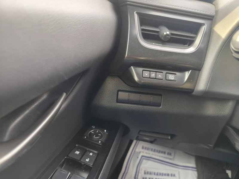 Toyota C-HR Лексус 2.0 184к.с Хибрид във Гаранция , снимка 14 - Автомобили и джипове - 53417897