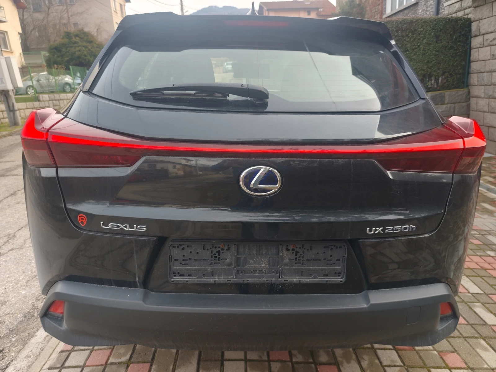 Toyota C-HR Лексус 2.0 184к.с Хибрид във Гаранция  - изображение 4