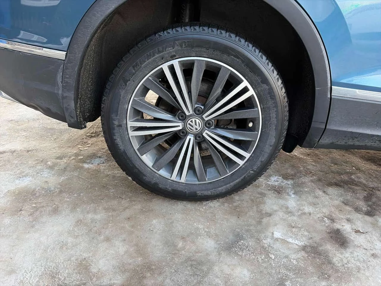 VW Tiguan Highline /CARFAX/ НАВИ/ПОДГРЕВ/КОЖА/4Х4/ПАНОРАМА - изображение 6