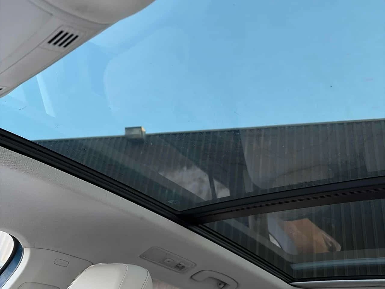 VW Tiguan Highline /CARFAX/ НАВИ/ПОДГРЕВ/КОЖА/4Х4/ПАНОРАМА - изображение 10