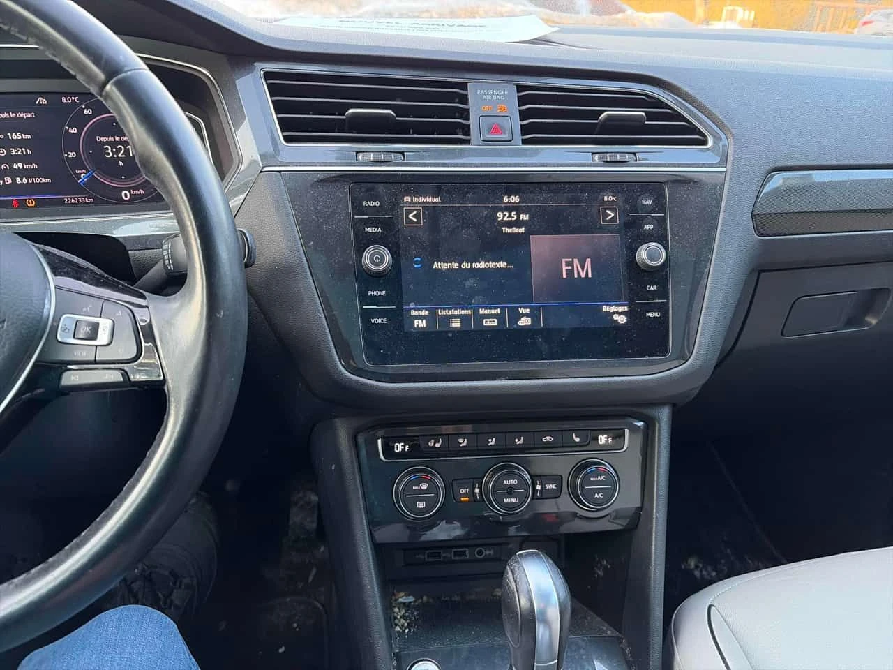 VW Tiguan Highline /CARFAX/ НАВИ/ПОДГРЕВ/КОЖА/4Х4/ПАНОРАМА - изображение 9