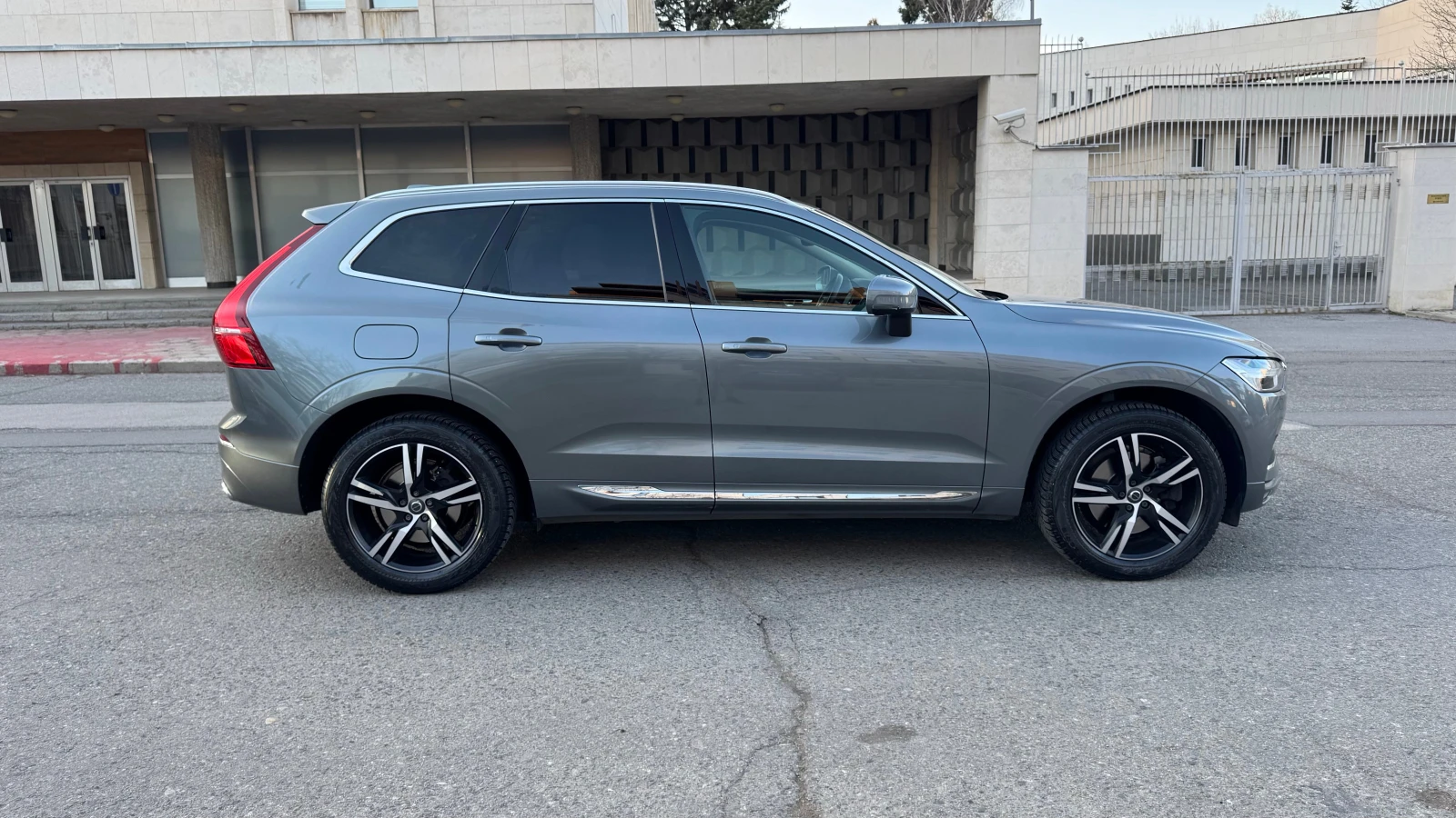 Volvo XC60 T4 2WD Inscription , снимка 8 - Автомобили и джипове - 53797504