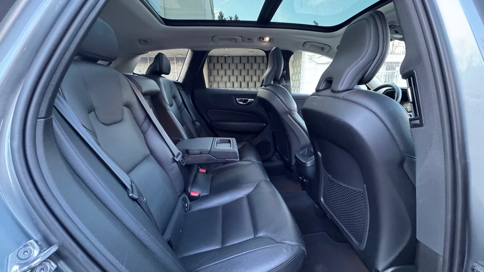 Volvo XC60 T4 2WD Inscription , снимка 15 - Автомобили и джипове - 53797504