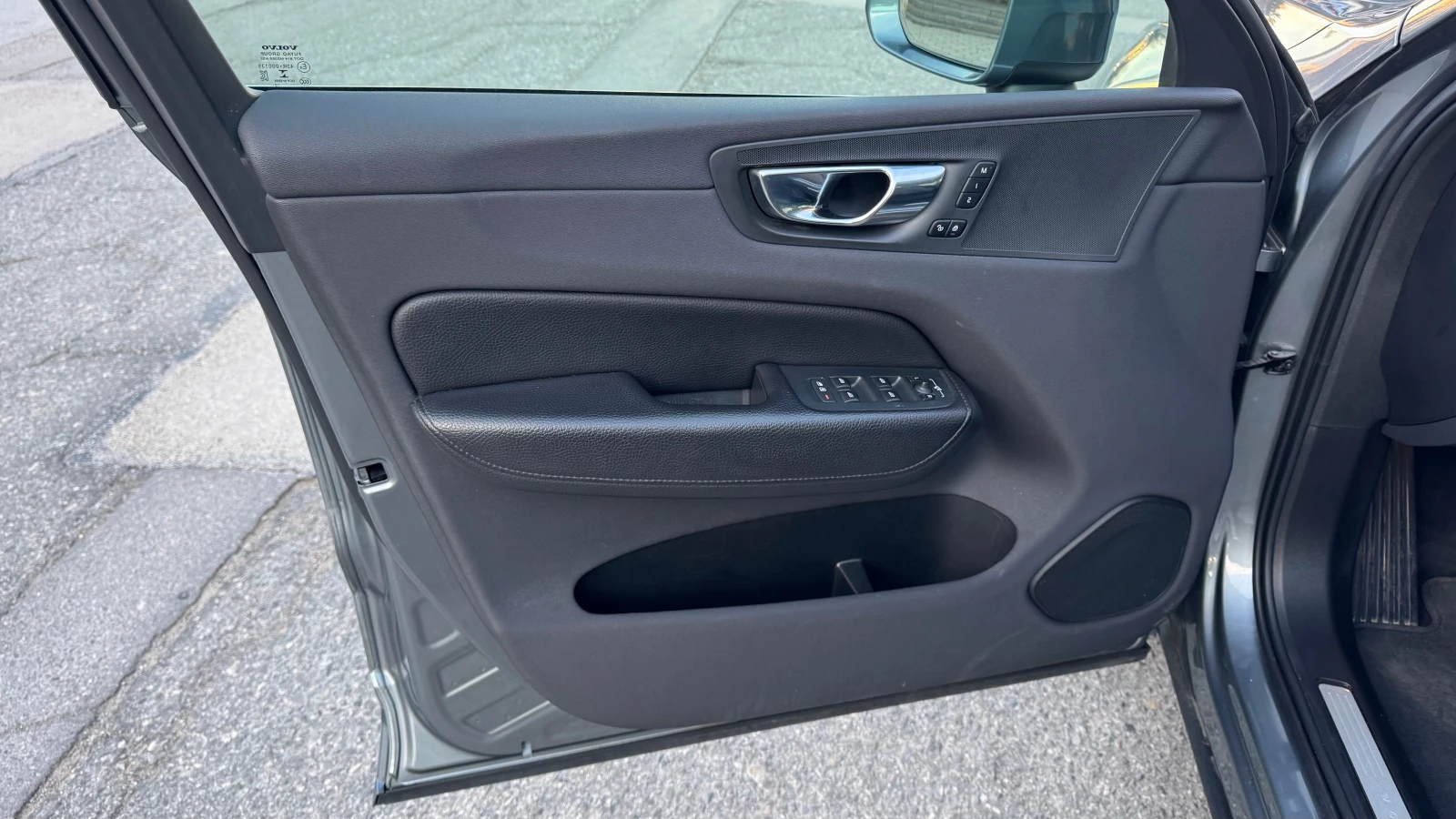 Volvo XC60 T4 2WD Inscription , снимка 10 - Автомобили и джипове - 53797504