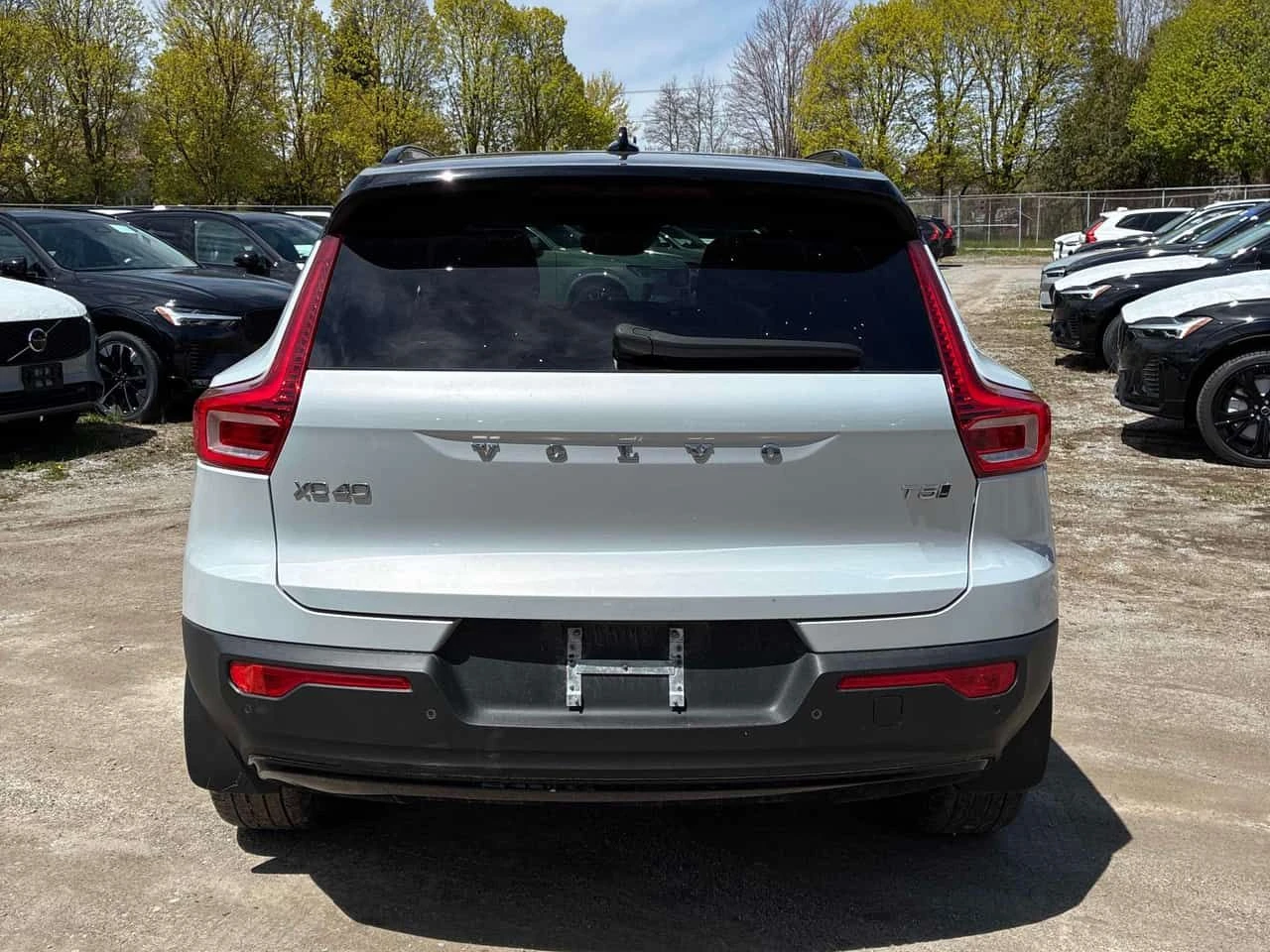Volvo XC40 R-Design| Harman Kardon| 360| Panorama| 2 Kлюча, снимка 5 - Автомобили и джипове - 54641176