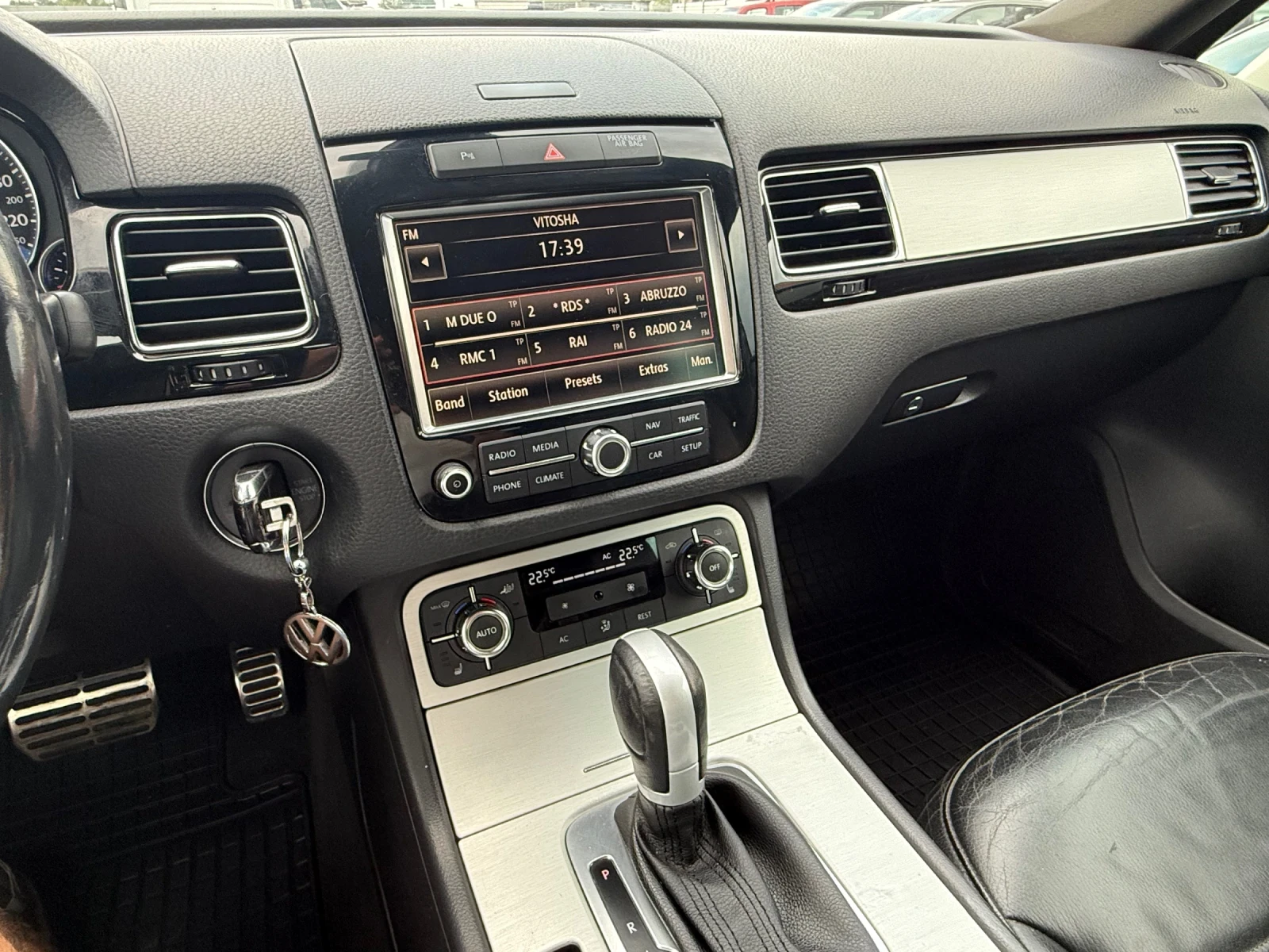 VW Touareg Led* Xenon* Navi, снимка 13 - Автомобили и джипове - 55151403